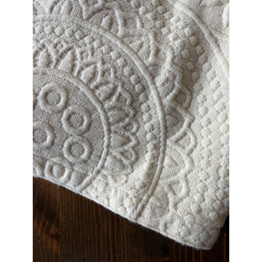Vue by Ellery Vintage Off White Twin Cotton Coverlet Embossed Medallion Portugal - Picture 8 of 9